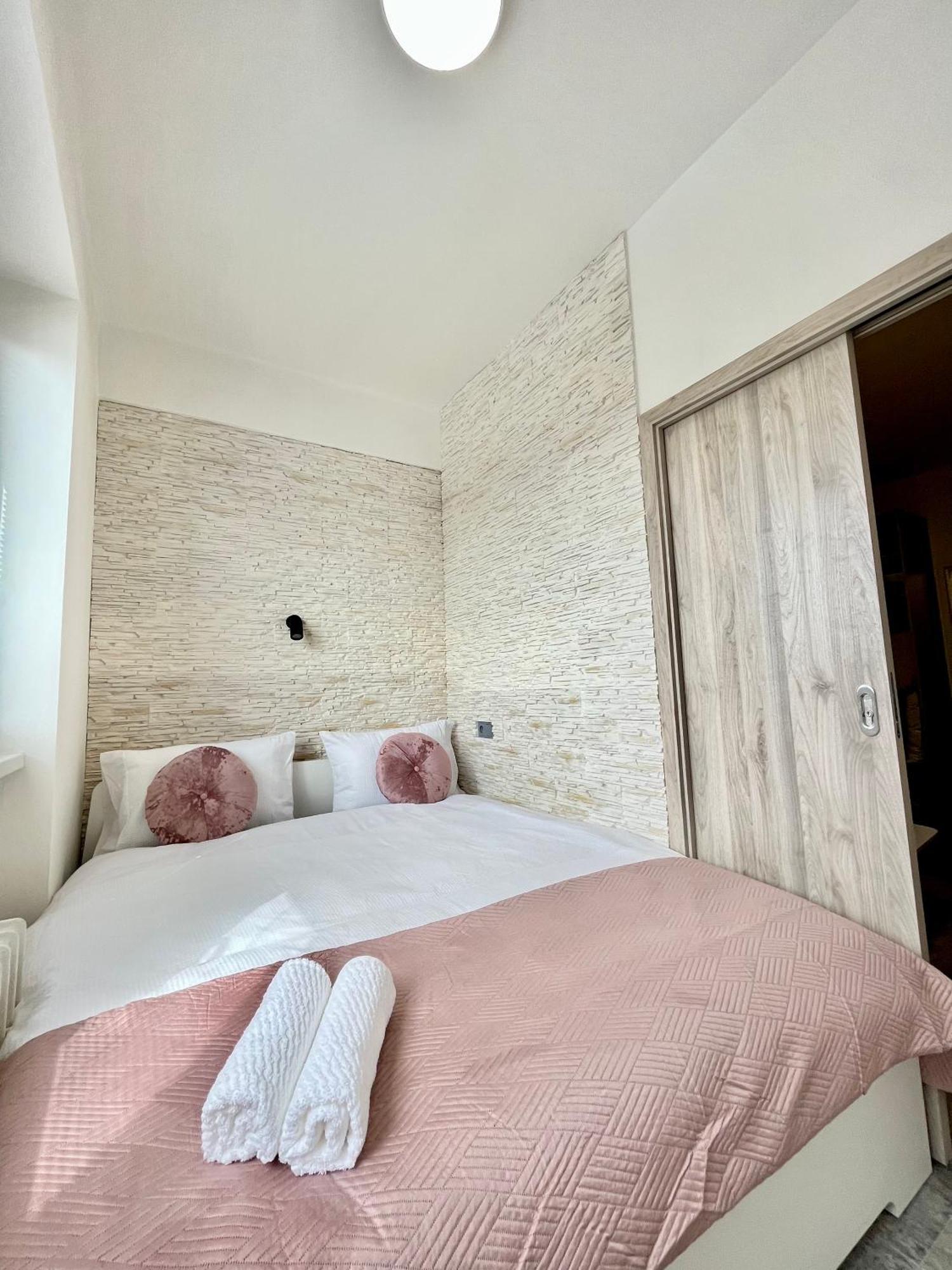 Stylish In The Center On Sokolska Street Apartment